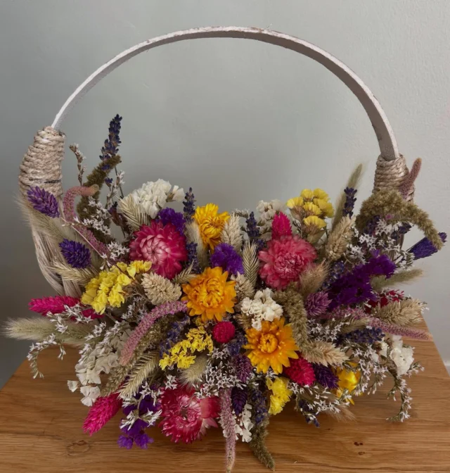 Dried Flower Basket Workshop with Afternoon Tea @congham_hall Come & join us to create this beautiful double-sided dried flower basket. The perfect table center, looks great from all angles. Did I mention there’s a delicious afternoon tea to follow? Book now for 11th July 2025. Link in bio. #Workshop #class #KingsLynn #Norfolk #WestNorfolk #Driedflowers #flowers #Handmade #Afternoontea #conghamhall