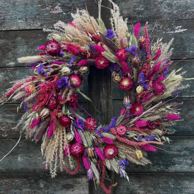 Seasonal Wreath Workshop 19th September 2025. Join us at Congham Hall Hotel to create a beautiful dried flower wreath. Let inspiration guide you in designing either a Summer or Autumn Wreath. Pictured above is our Summer Wreath capturing the last of the summer sunshine. After a couple of hours crafting in the private dining room, we’ll retire to the library for a delicious afternoon tea. Link in Bio. #wreath #design #craft #Norfolk #NorthNorfolk #kingslynn #ConghamHall #afternoontea #workshop #driedflowers