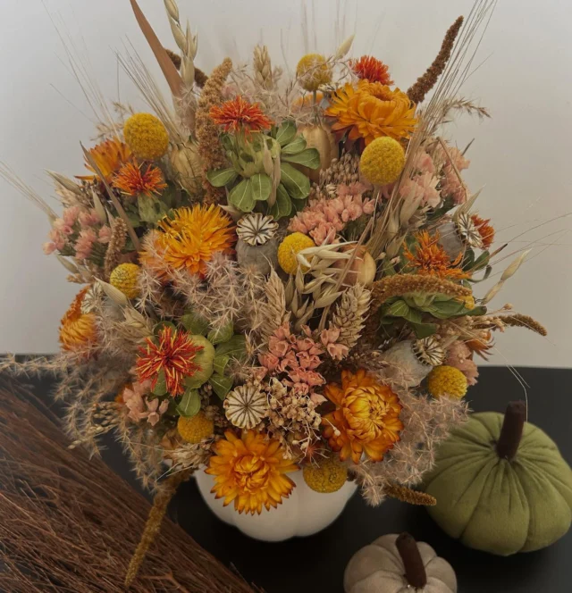Pumpkin Workshop 5th October 2025- NOW ONLINE TO BOOK 
Autumnal workshop @congham_hall Create a beautiful pumpkin dried flower arrangement followed by a delicious afternoon tea. Come & join us, no experience needed. #autumn #Congham #KingsLynn #workshop #pumpkin #driedflowers Link in bio.